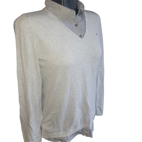 Tommy Hilfiger Pale Gray V-Neck Sweater with Faux Attached Shirt M - Picture 3 of 6